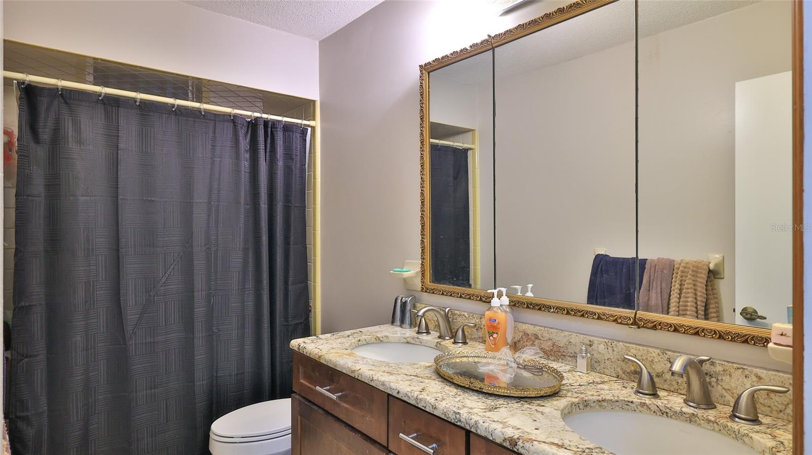 EDGEWATER SHORES UN 01 - Residential