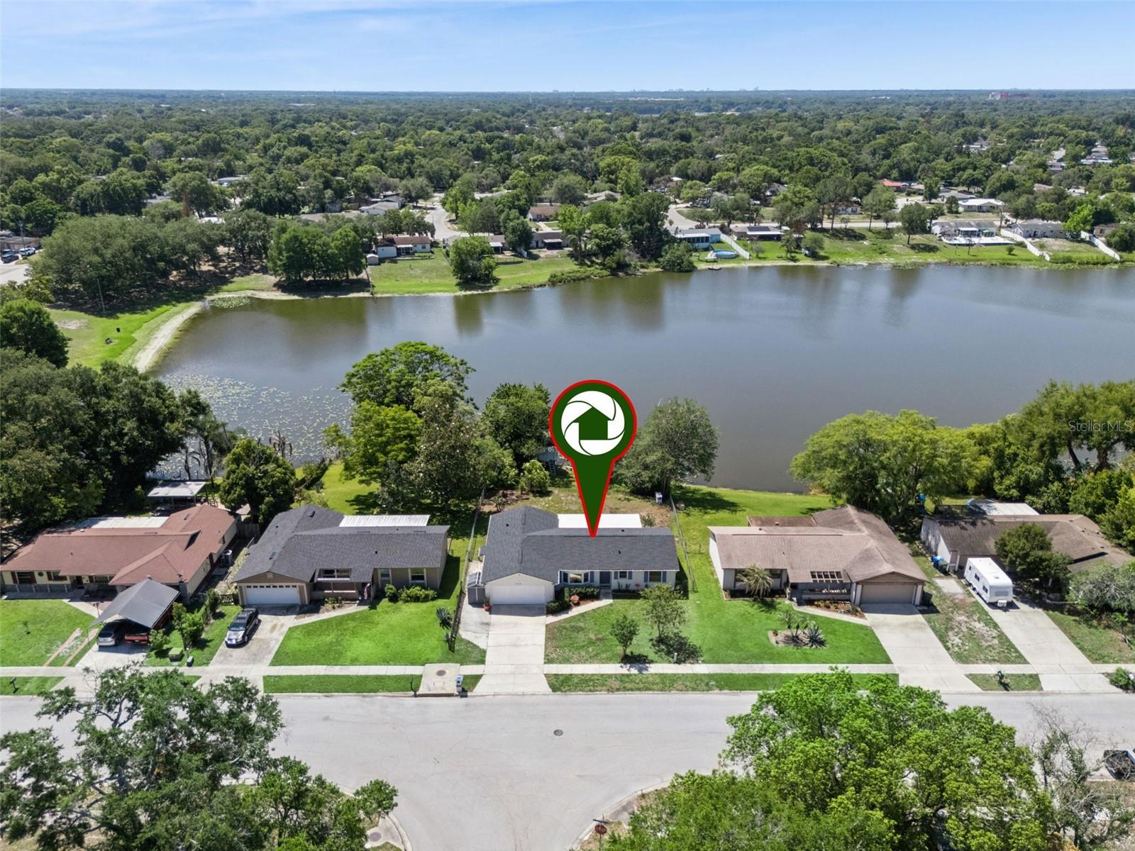TWIN LAKES MANOR - Residential
