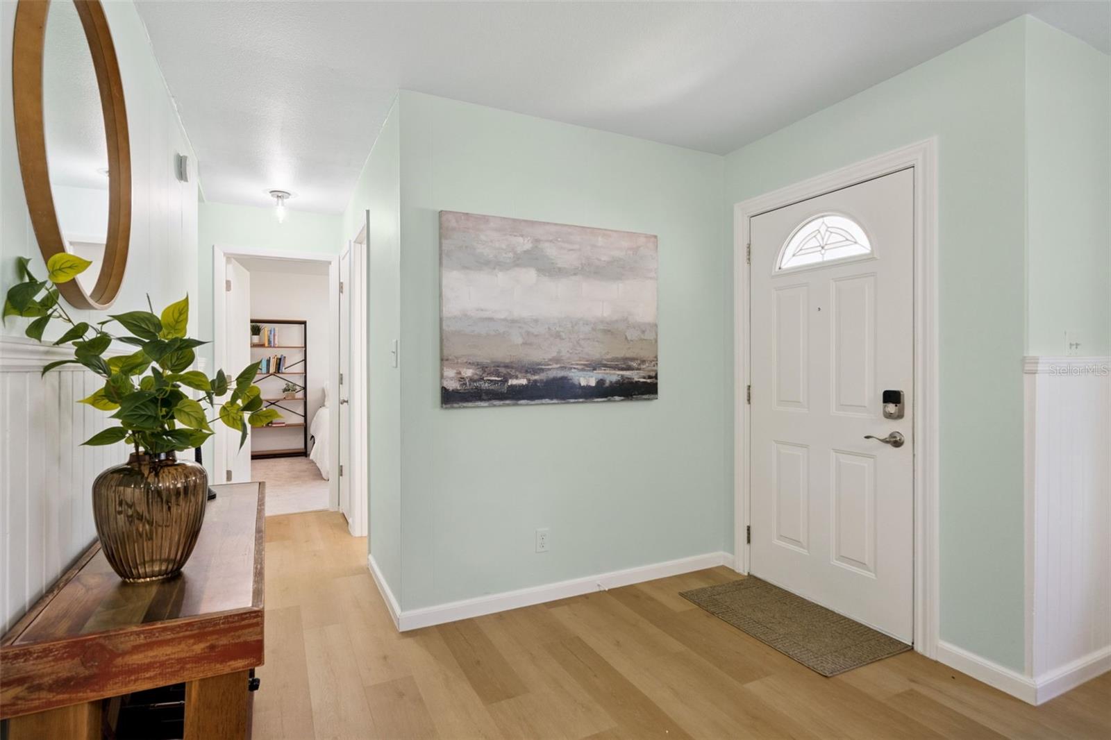 1212 RUSSELL DRIVE