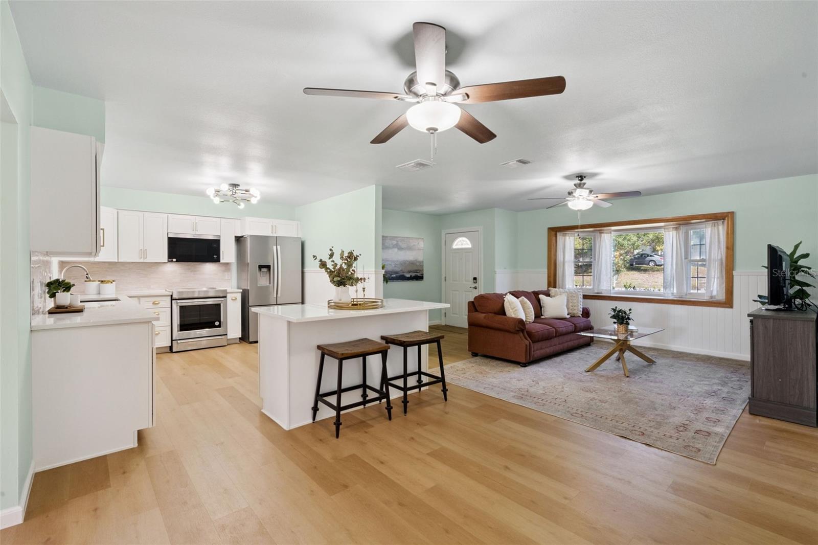 TWIN LAKES MANOR - Residential