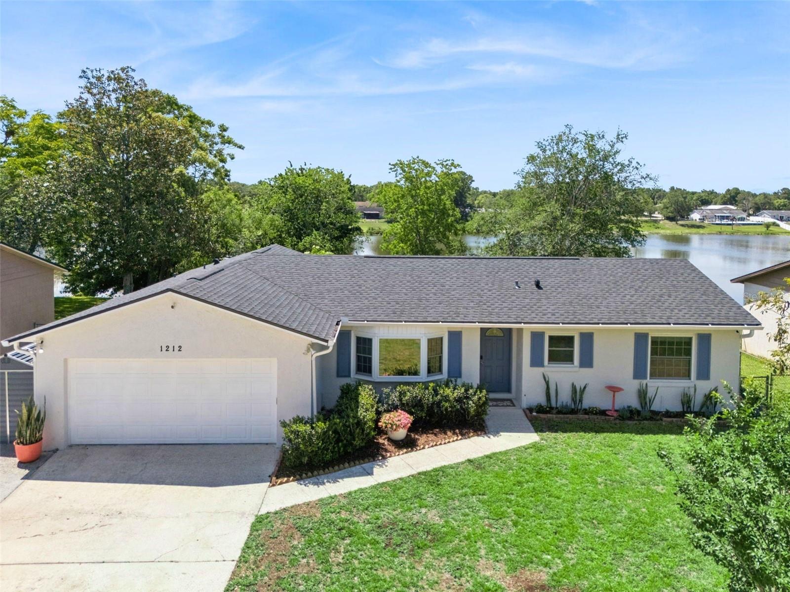 TWIN LAKES MANOR - Residential