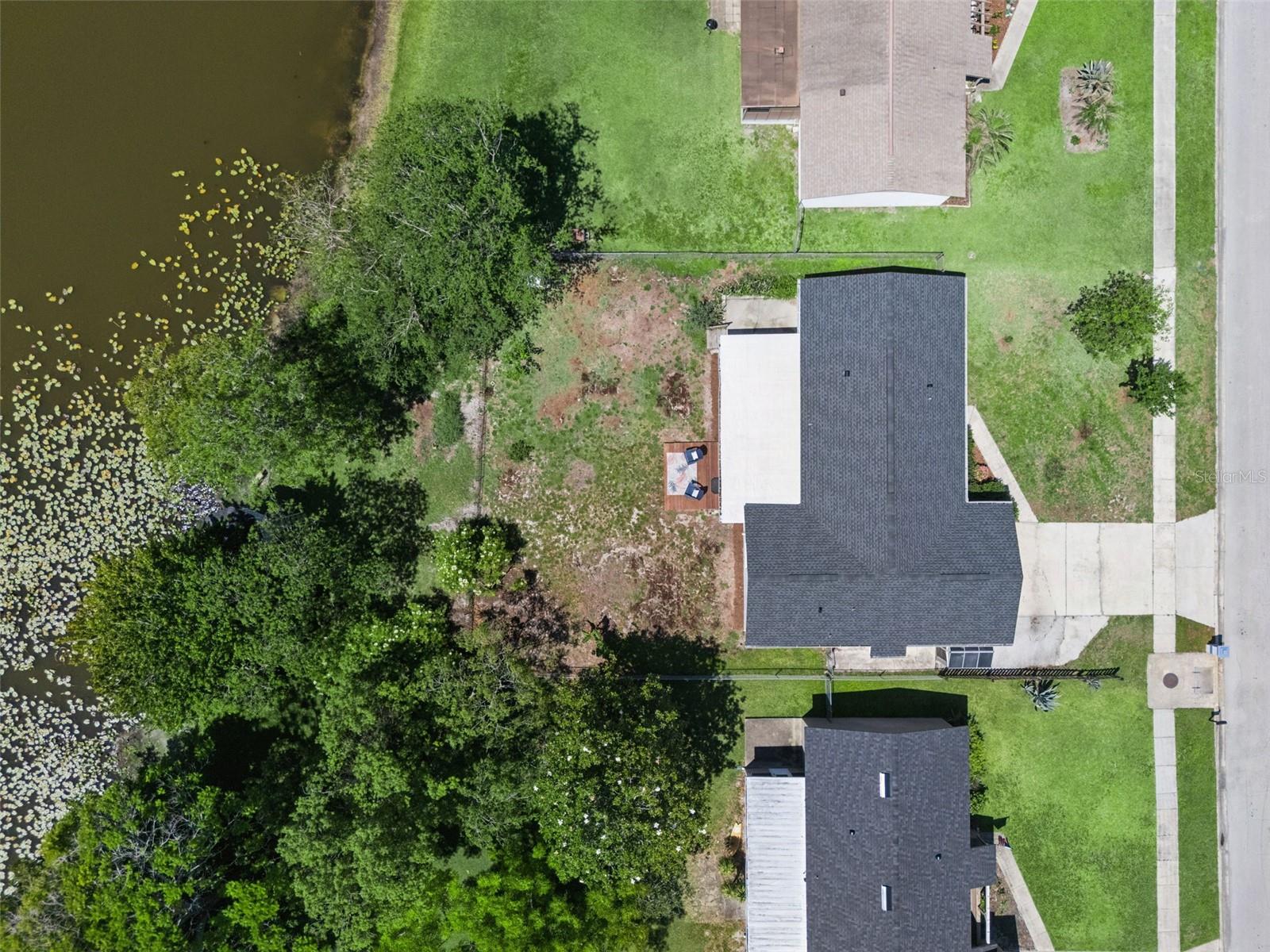 TWIN LAKES MANOR - Residential