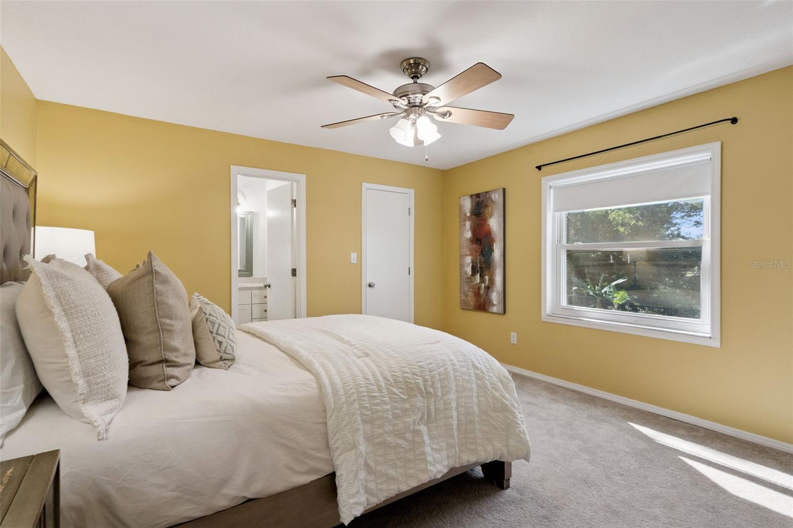 TWIN LAKES MANOR - Residential