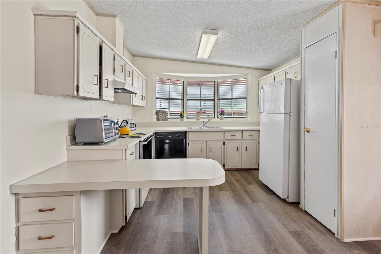 RIDGEWOOD OAKS PH II & III - Residential