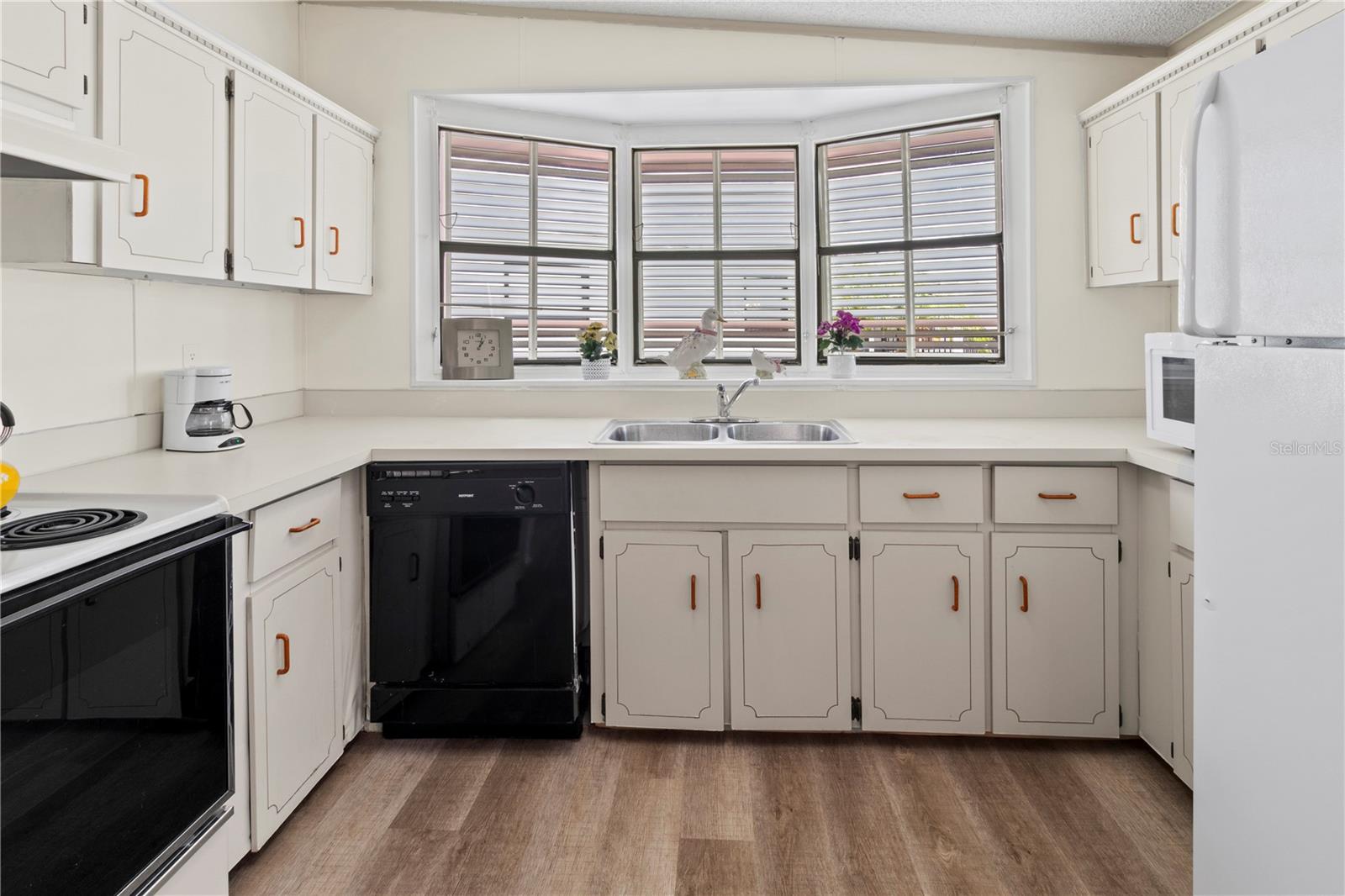 RIDGEWOOD OAKS PH II & III - Residential