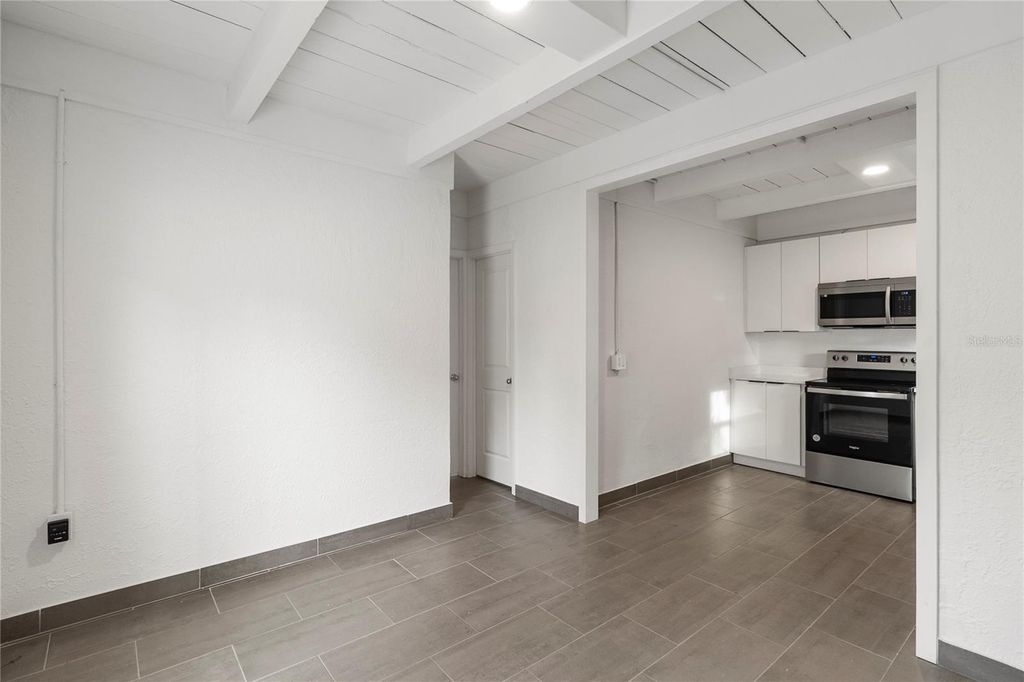 Photo of 1920 Cloverlawn Avenue, Orlando, FL 32806 (MLS # O6412078)