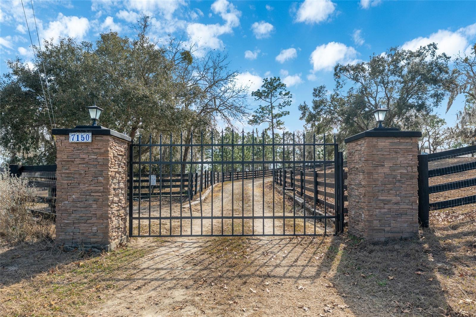 TRIPLE CROWN FARMS - Residential