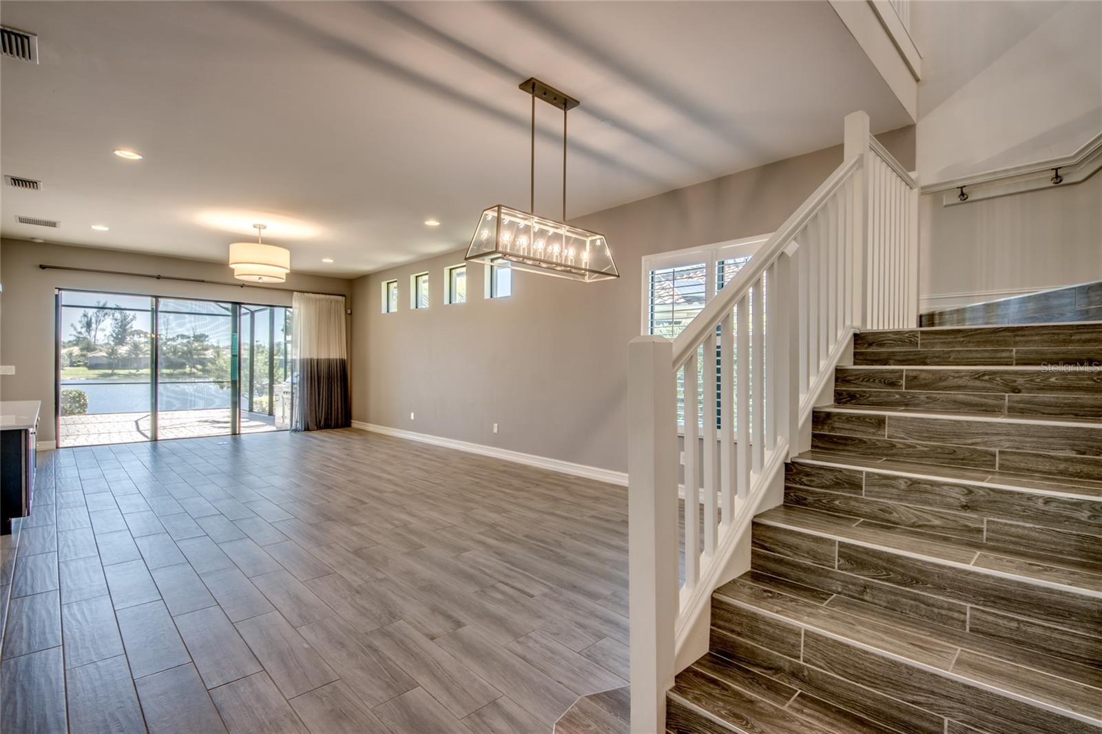 VENETIAN POINTE - Residential