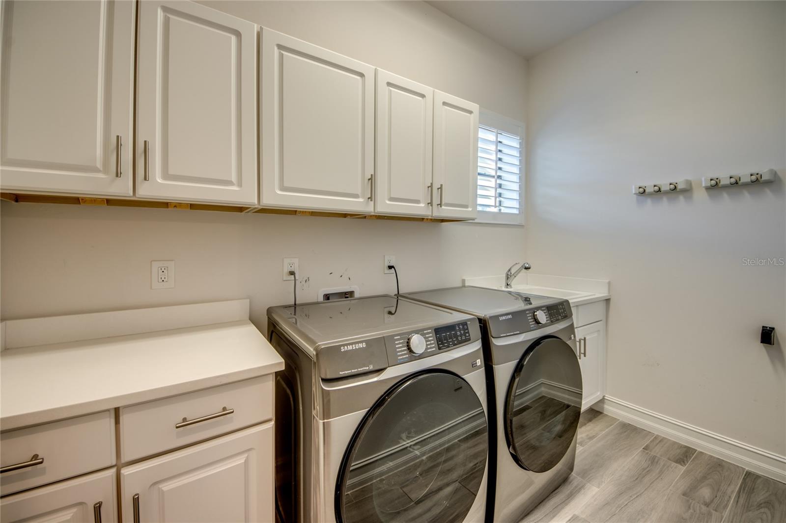 VENETIAN POINTE - Residential