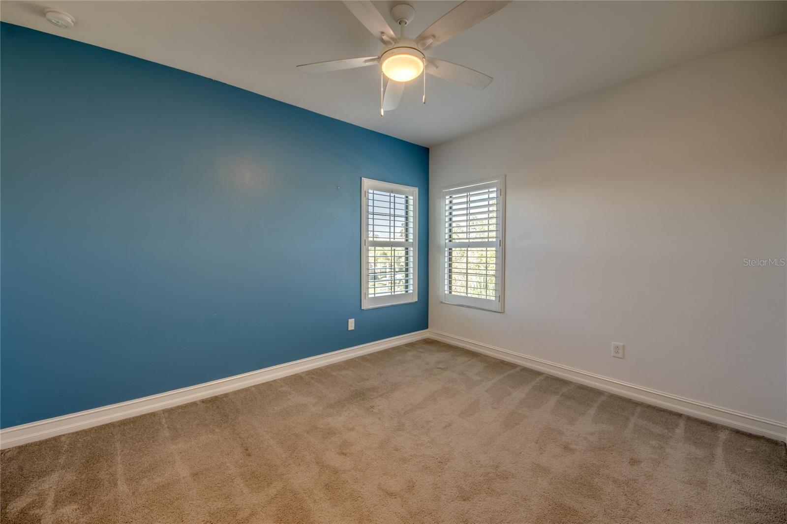 VENETIAN POINTE - Residential