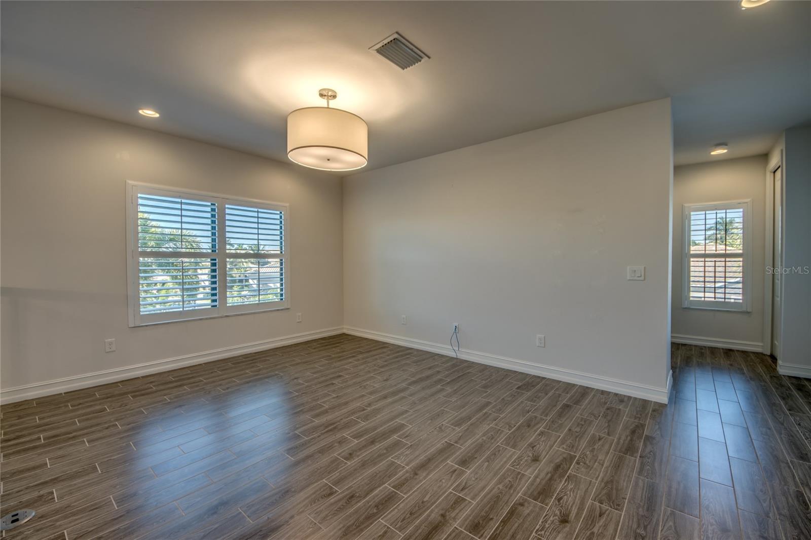 VENETIAN POINTE - Residential