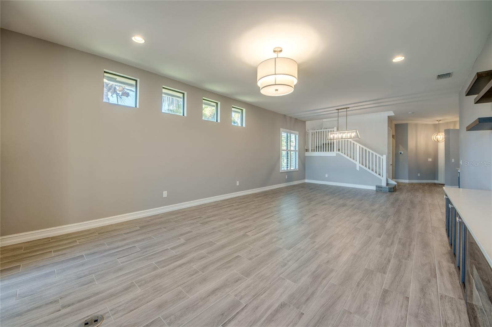 VENETIAN POINTE - Residential