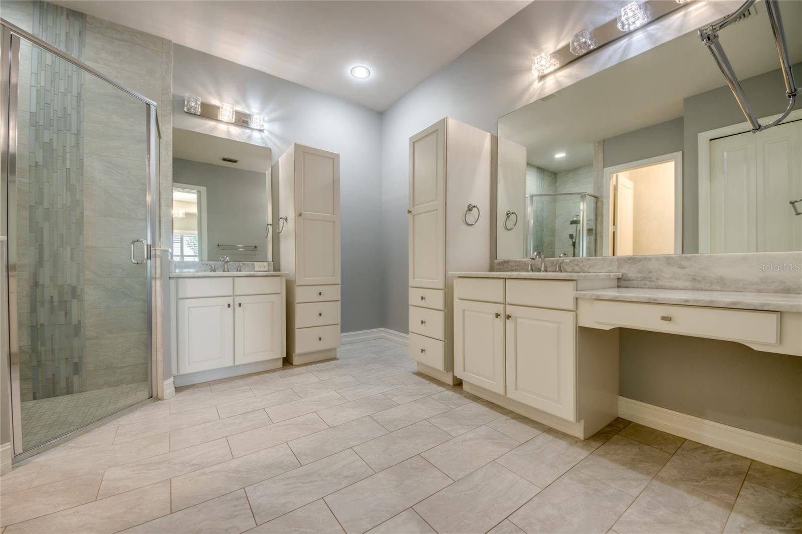 VENETIAN POINTE - Residential