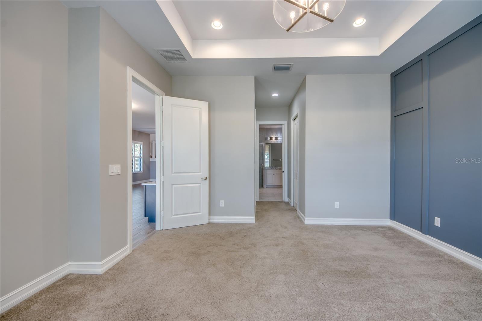 VENETIAN POINTE - Residential