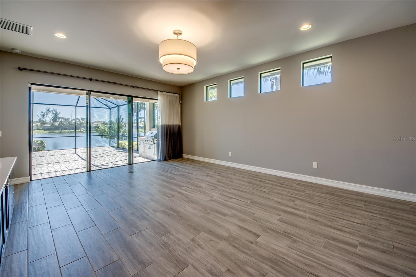 VENETIAN POINTE - Residential