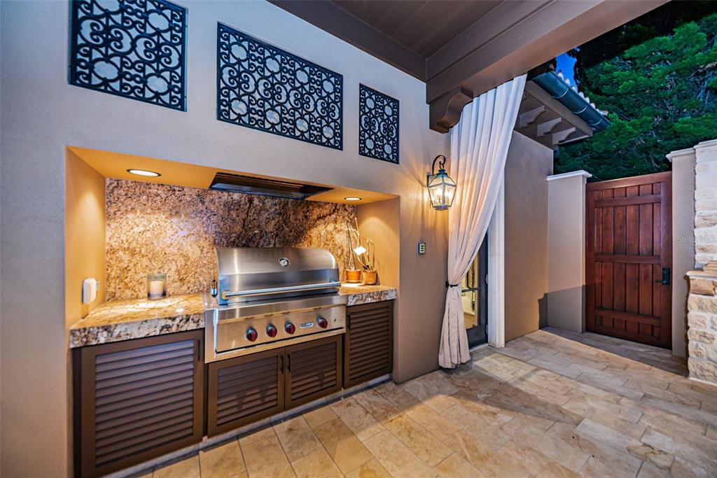 BAYOU CLUB - Residential