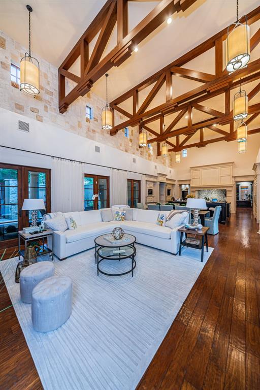 BAYOU CLUB - Residential