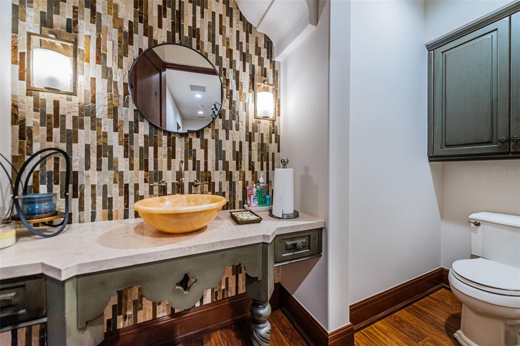 BAYOU CLUB - Residential