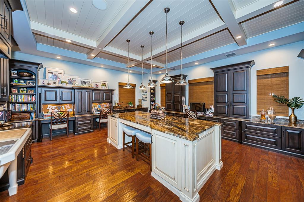 BAYOU CLUB - Residential