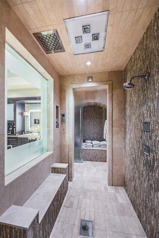 BAYOU CLUB - Residential