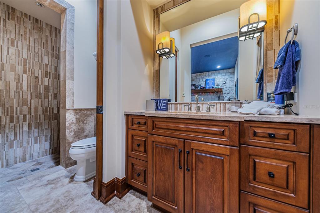 BAYOU CLUB - Residential