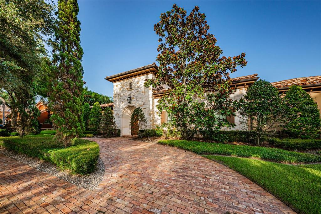 BAYOU CLUB - Residential