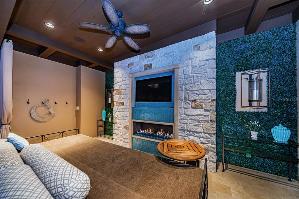 BAYOU CLUB - Residential