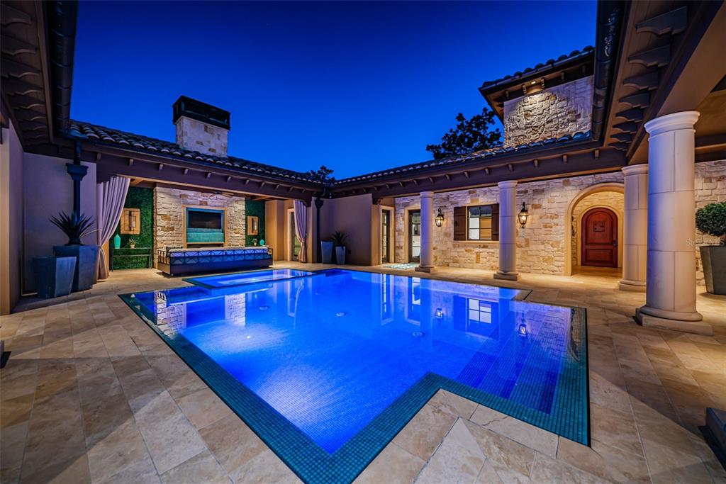 BAYOU CLUB - Residential