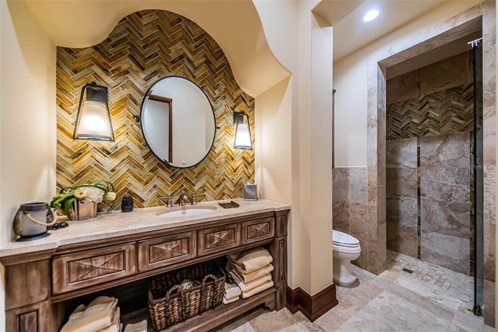 BAYOU CLUB - Residential