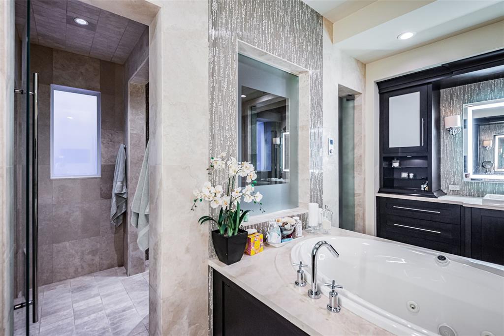 BAYOU CLUB - Residential