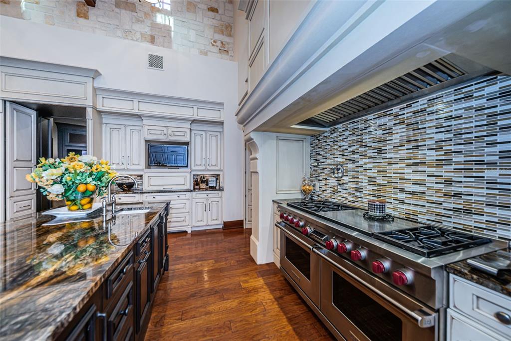 BAYOU CLUB - Residential