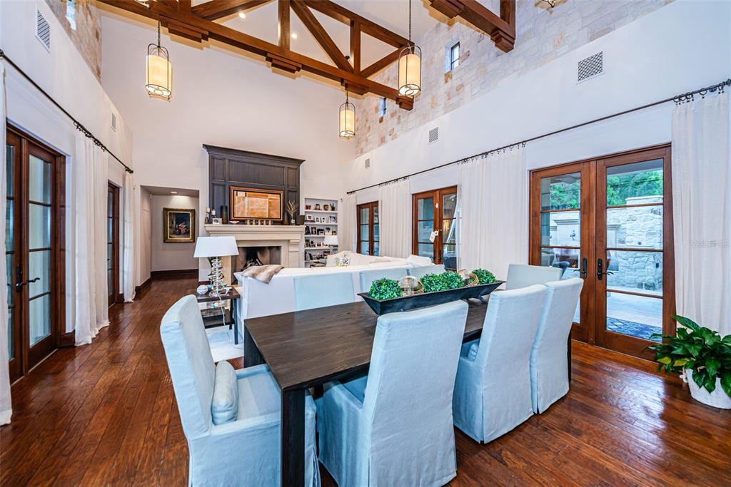 BAYOU CLUB - Residential