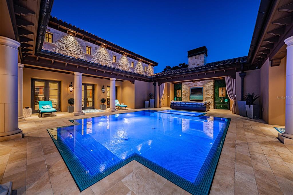 BAYOU CLUB - Residential