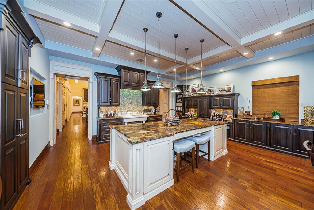 BAYOU CLUB - Residential