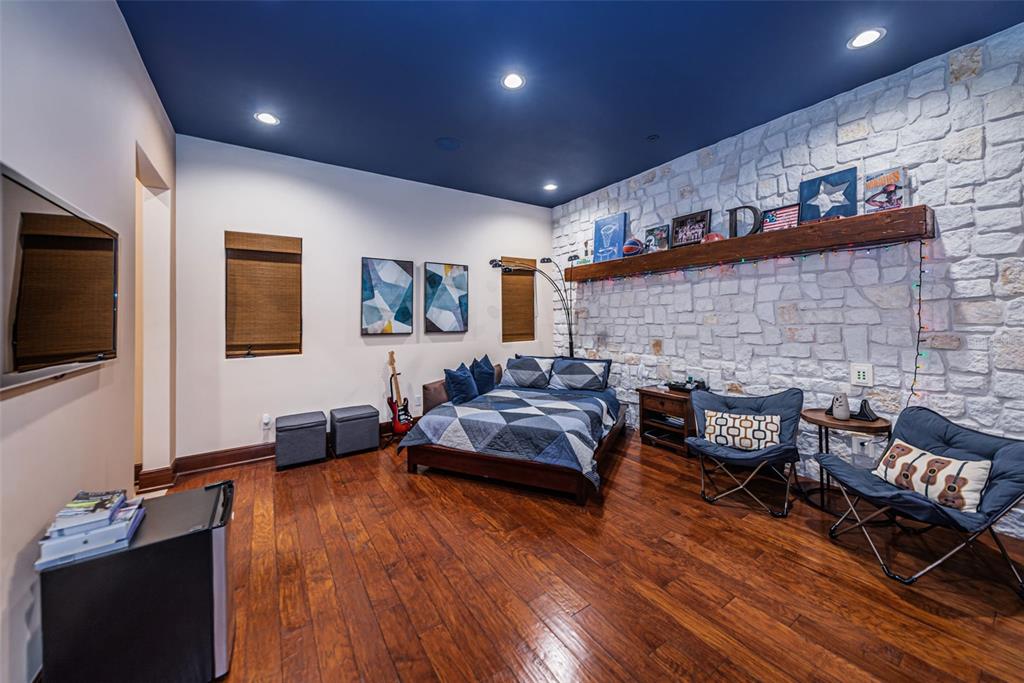 BAYOU CLUB - Residential