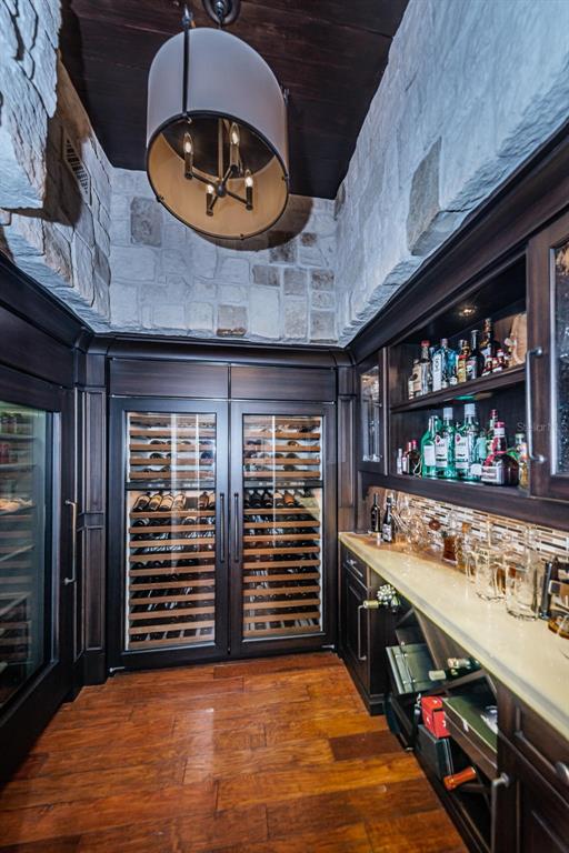 BAYOU CLUB - Residential