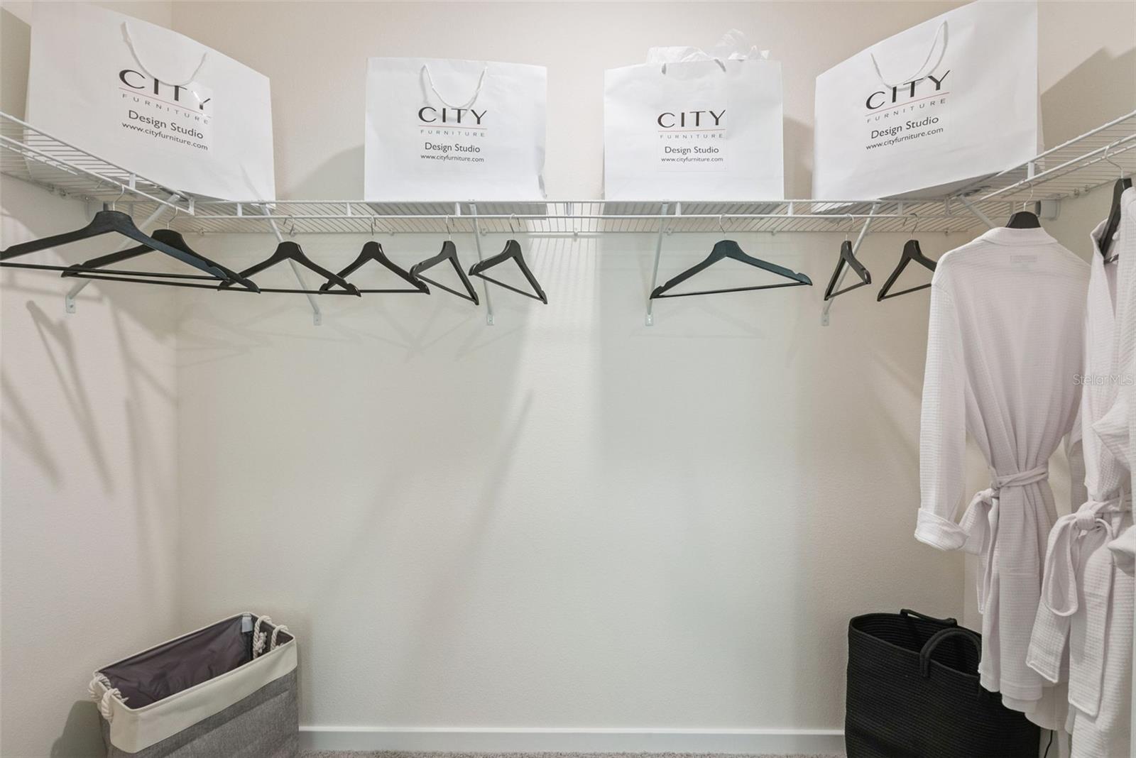 OAK POINTE - Residential