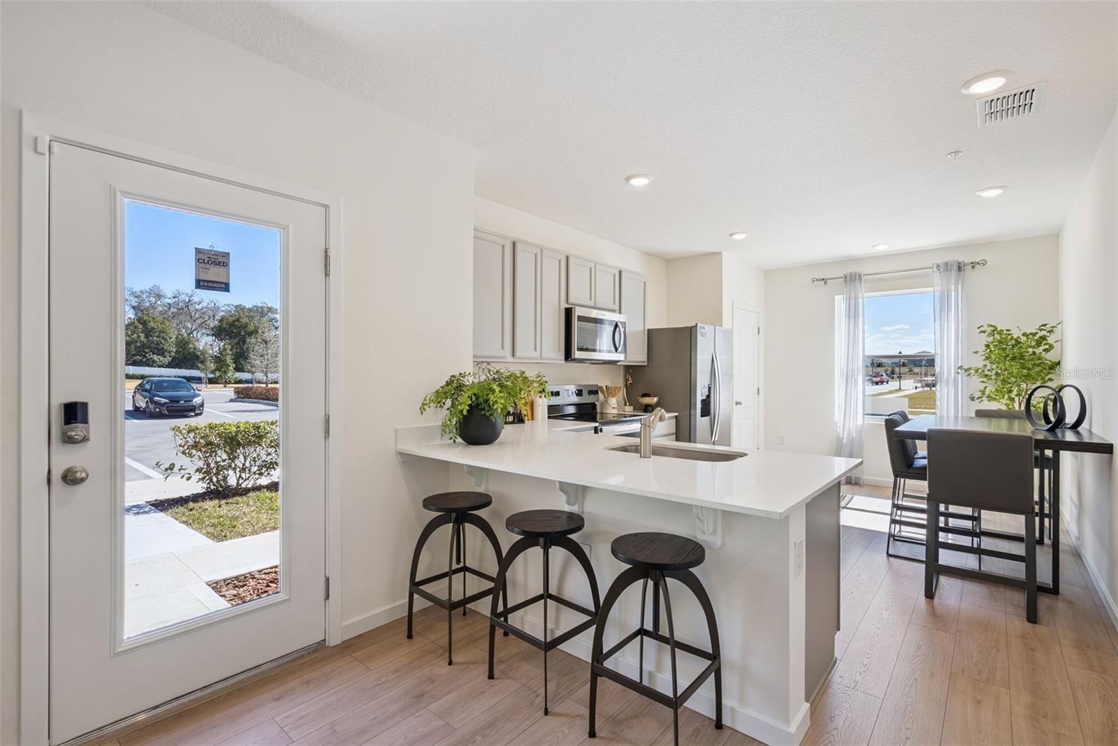 OAK POINTE - Residential