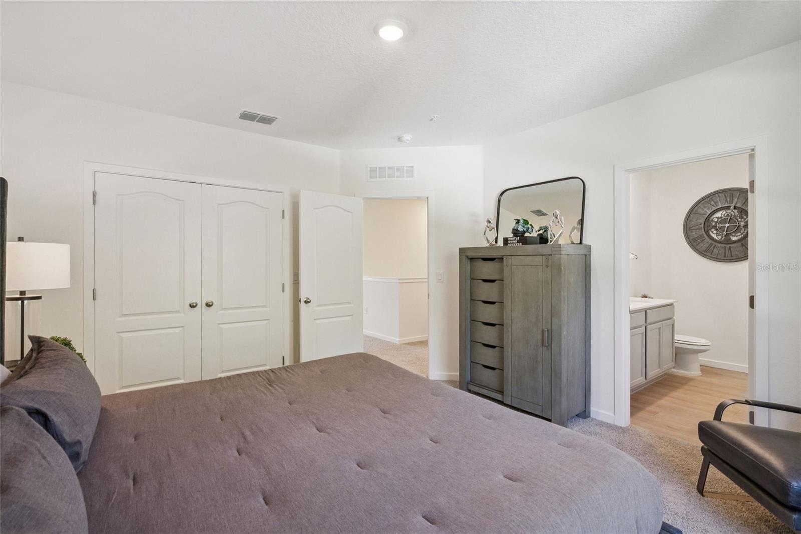 OAK POINTE - Residential