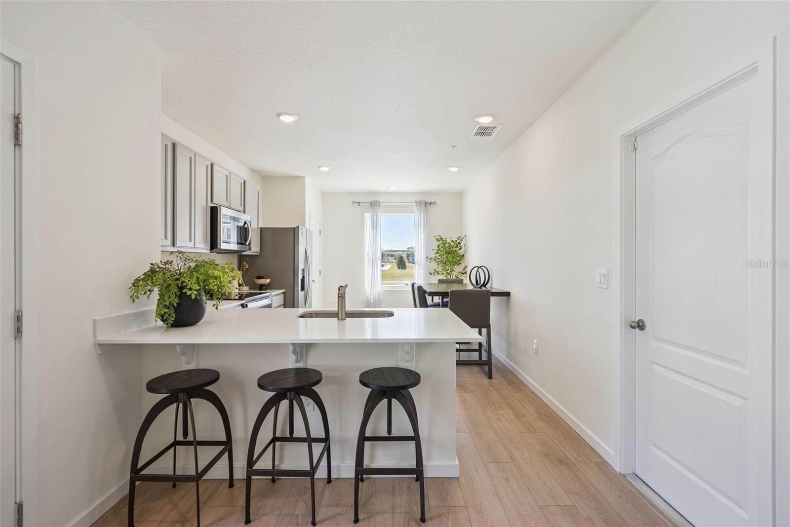 OAK POINTE - Residential