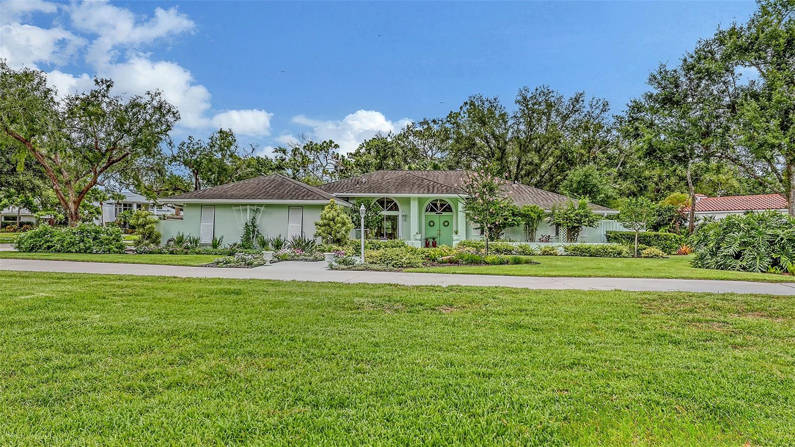 7604 WEEPING WILLOW CIRCLE