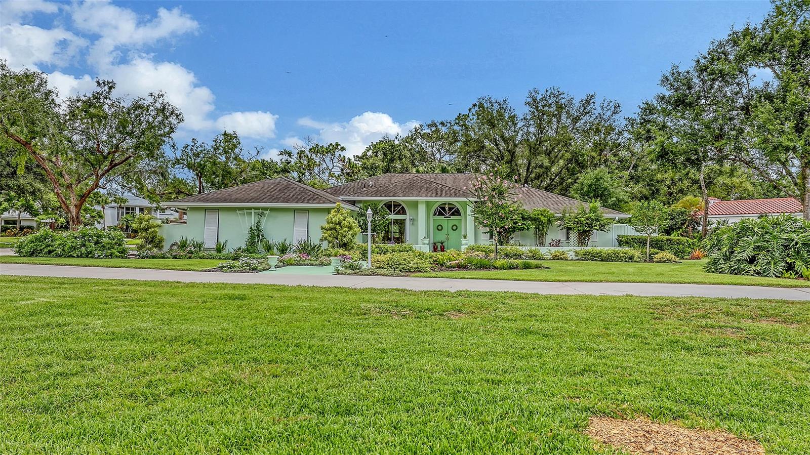 7604 WEEPING WILLOW CIRCLE
