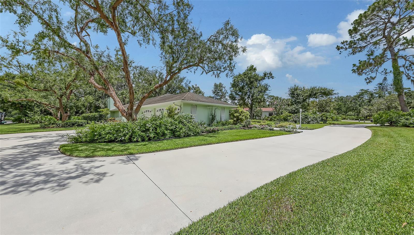 7604 WEEPING WILLOW CIRCLE