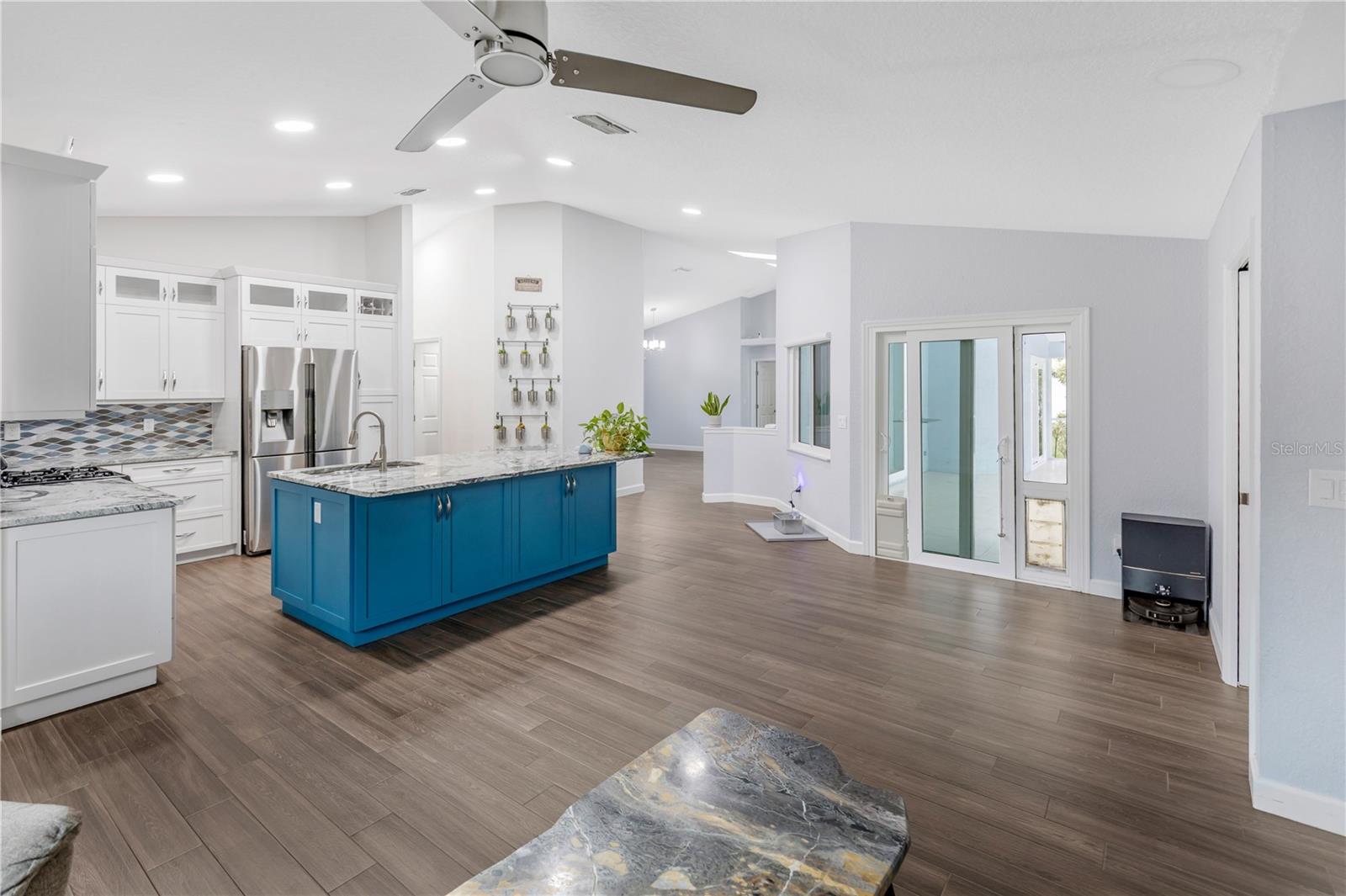WHITCOMB PLACE - Residential