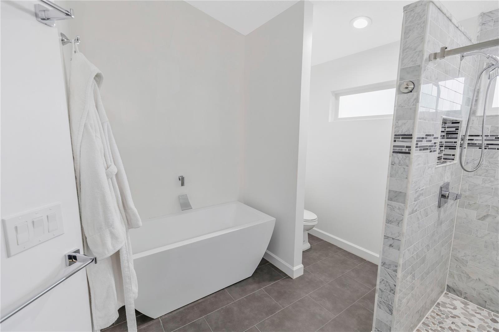 WHITCOMB PLACE - Residential