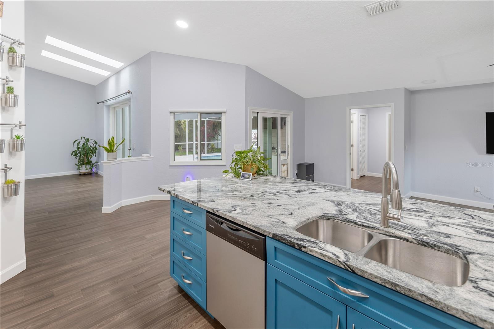 WHITCOMB PLACE - Residential