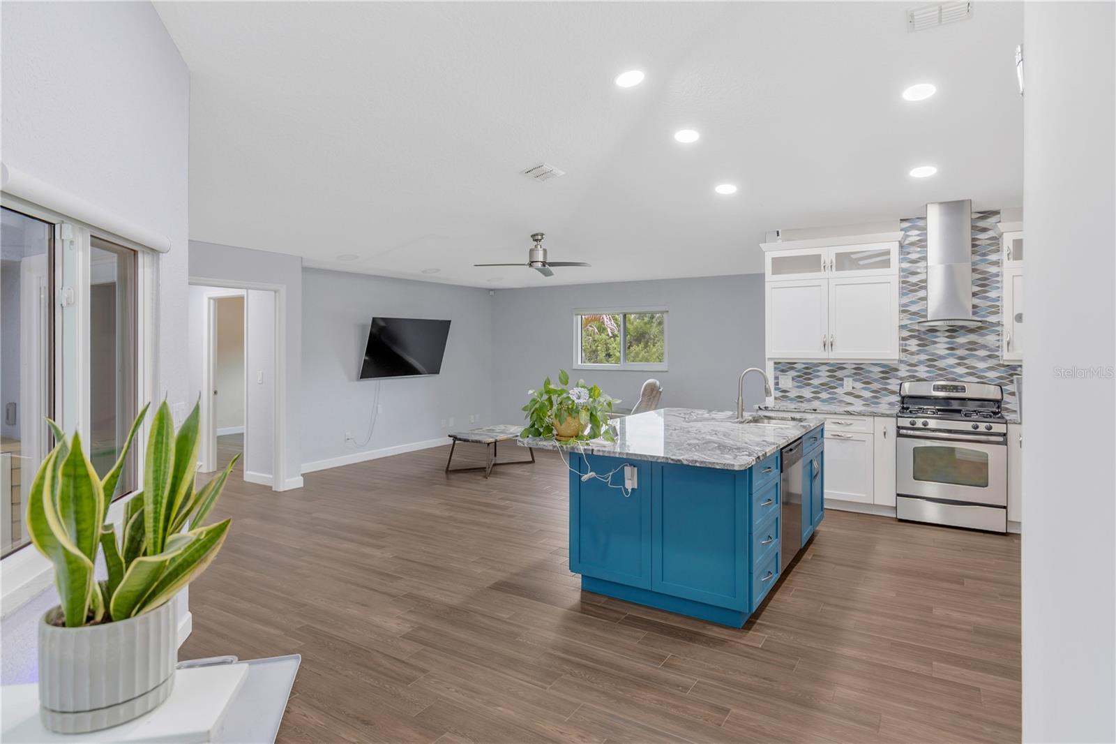 WHITCOMB PLACE - Residential