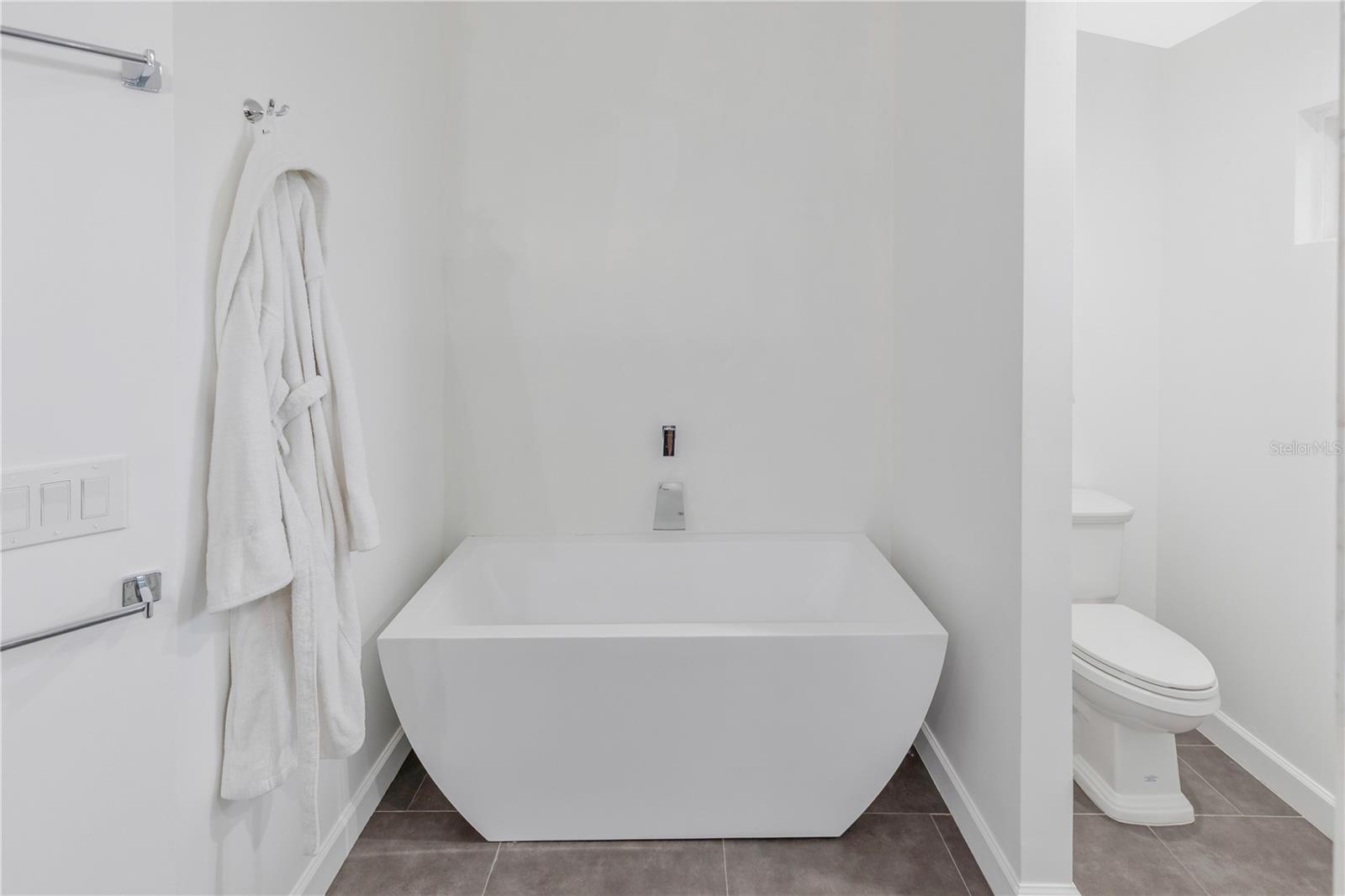 WHITCOMB PLACE - Residential
