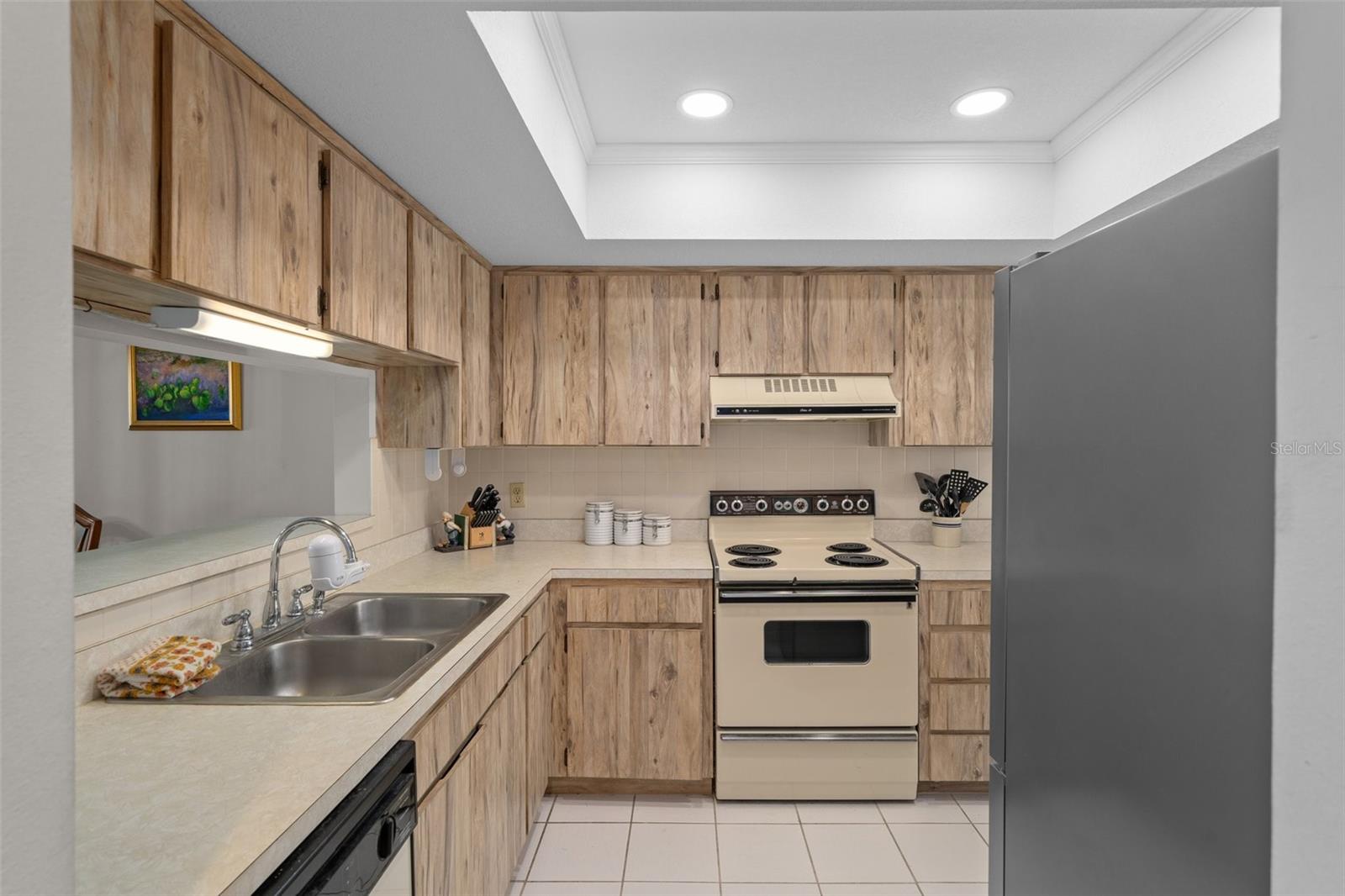 SAND PEBBLE POINTE CONDO 01 AMD 02 - Residential