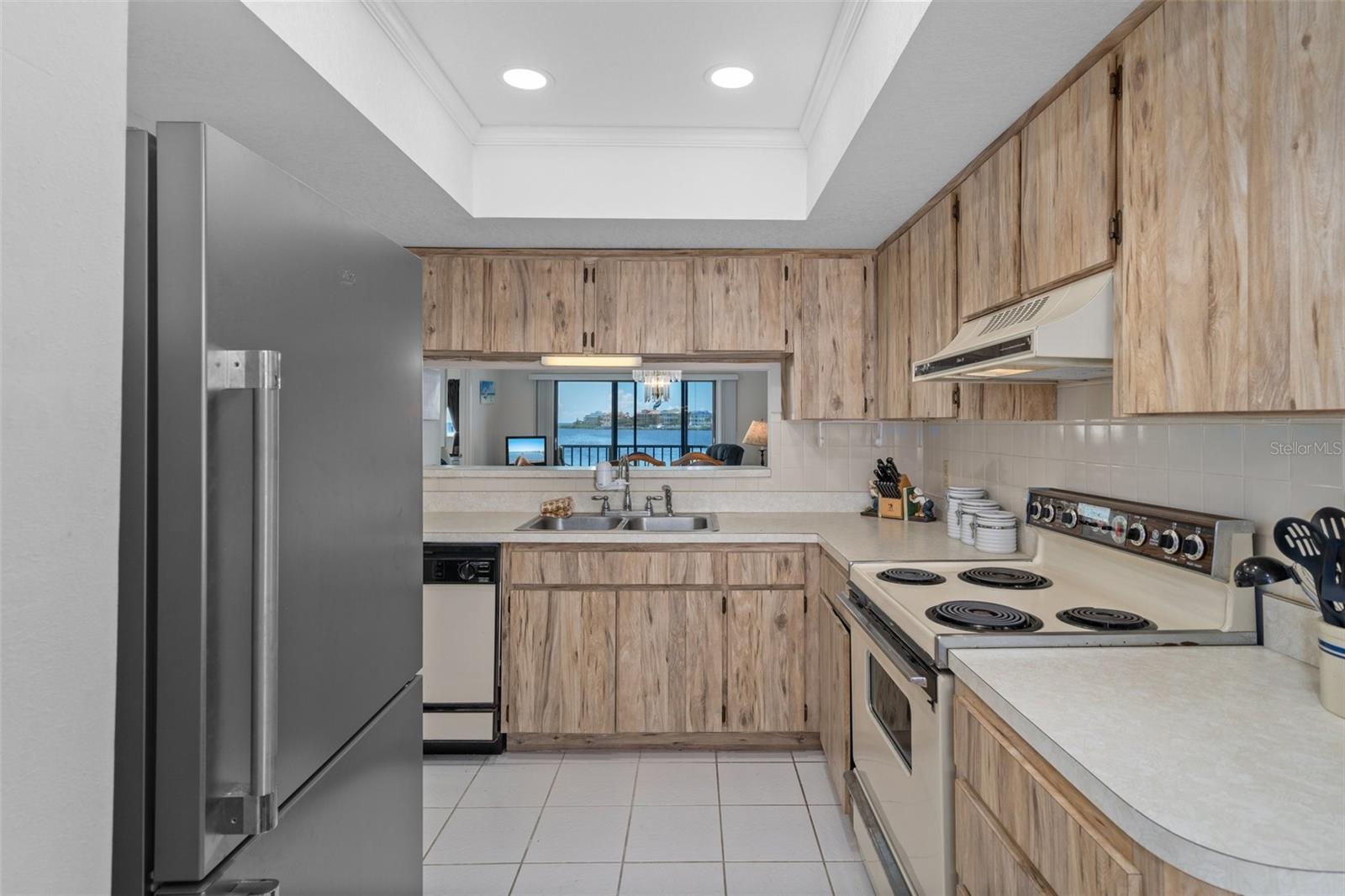SAND PEBBLE POINTE CONDO 01 AMD 02 - Residential